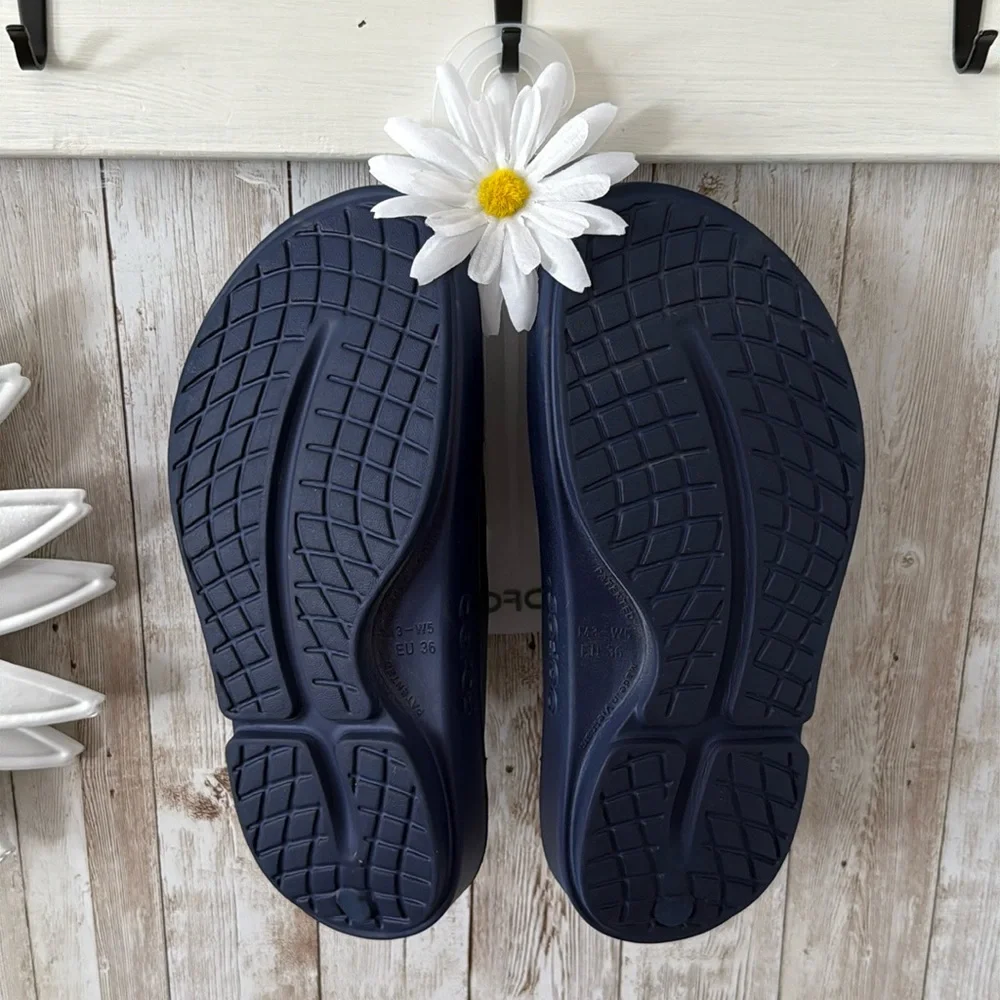 OOFOS Ooahh UNISEX Navy Sport Slide Sandals - Picture 4 of 4